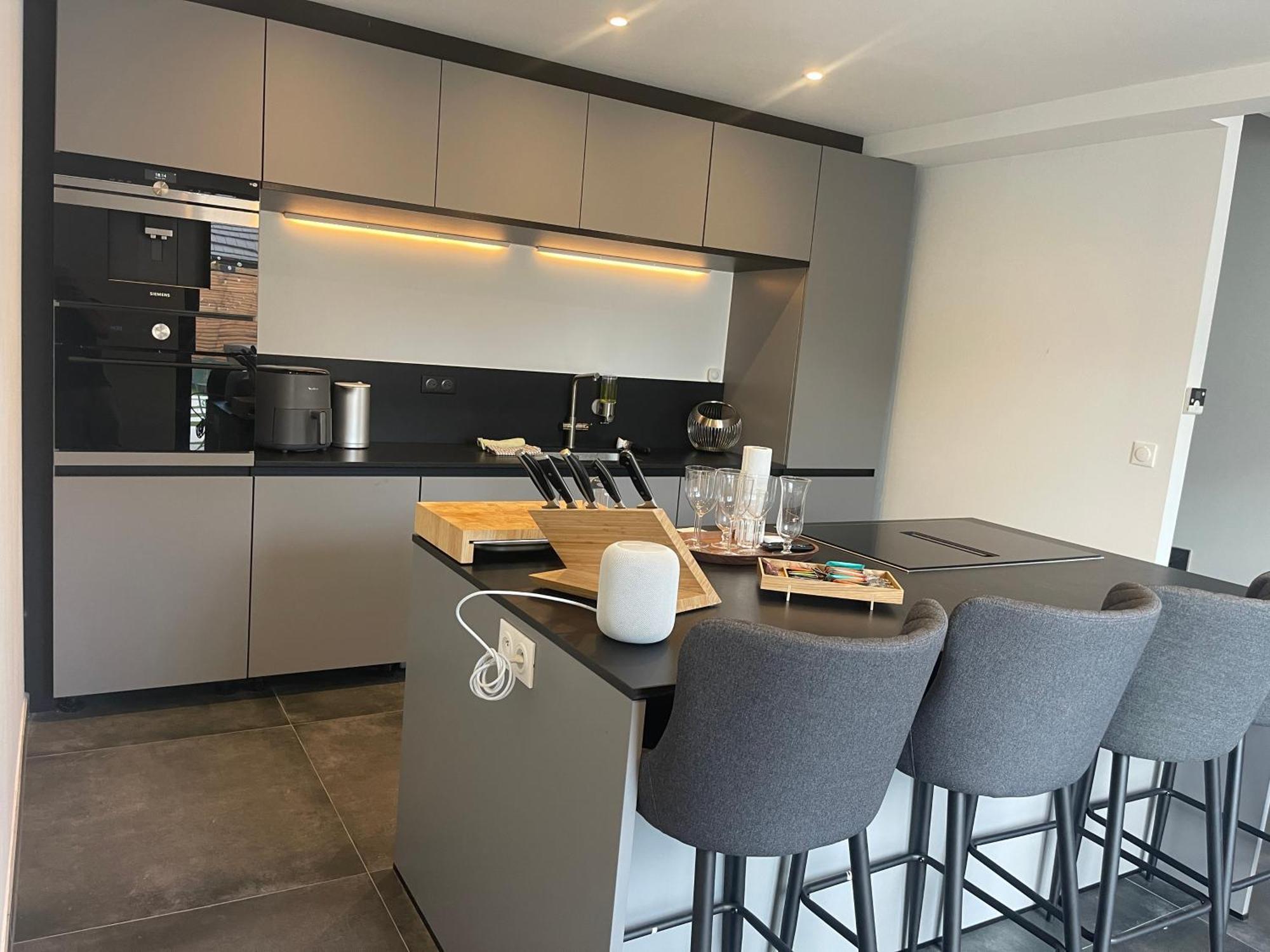 Full House, Jacuzzi, Netflix, 8 Pers, Free Parking 10' Colmar Holiday home Widensolen
