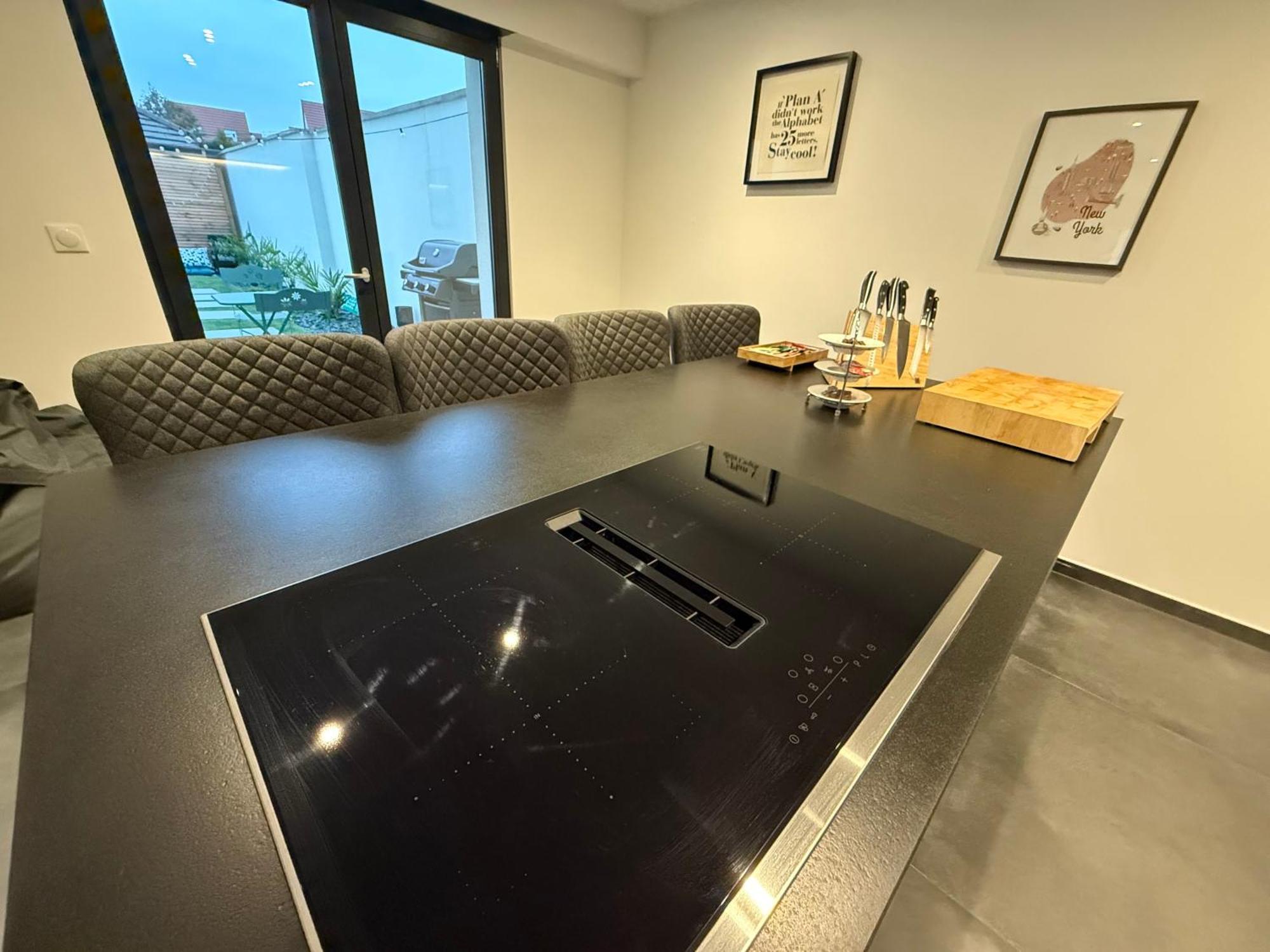Full House, Jacuzzi, Netflix, 8 Pers, Free Parking 10' Colmar Holiday home *