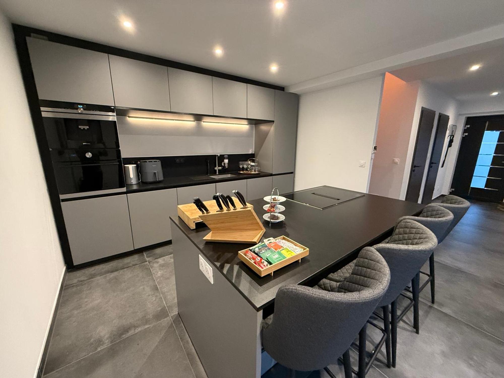 Full House, Jacuzzi, Netflix, 8 Pers, Free Parking 10' Colmar Widensolen